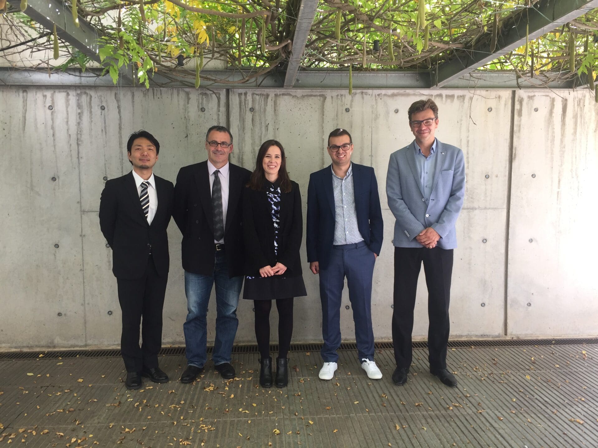 Dr. Borges with her supervisor, Prof. Urakawa, and the members of the evaluation committee 