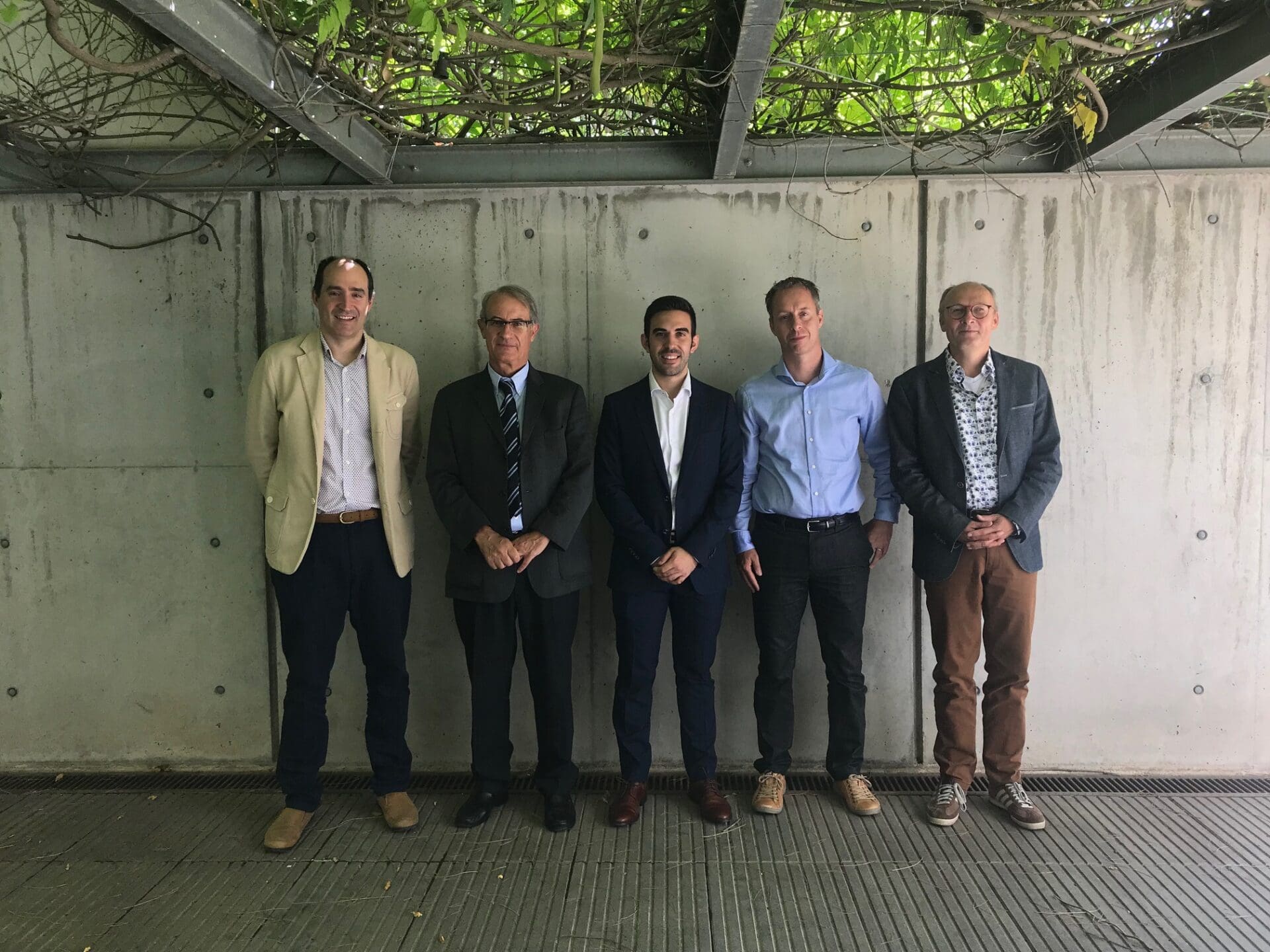 José Enrique Gómez with the members of the evaluation committe and his supervisor Prof. Arjan Kleij. 